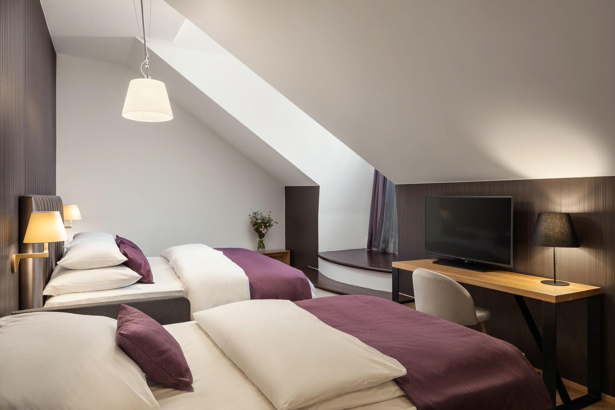 Moods Charles Bridge Hotel Prag
